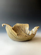Load image into Gallery viewer, Leaf Bowl/Plate by Aynour Salam
