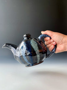 Tea Pot by Robin Sission